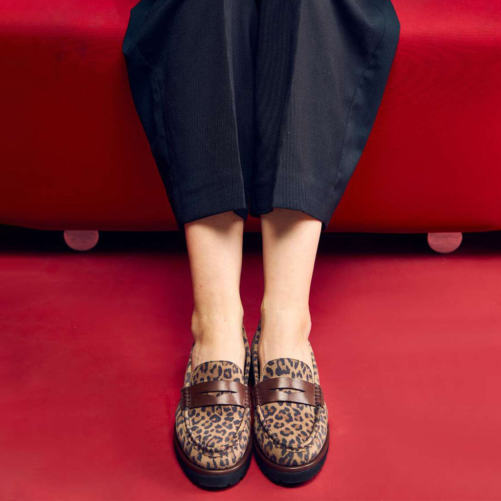 The Best Shoe Colors to Pair With Neutral Outfits