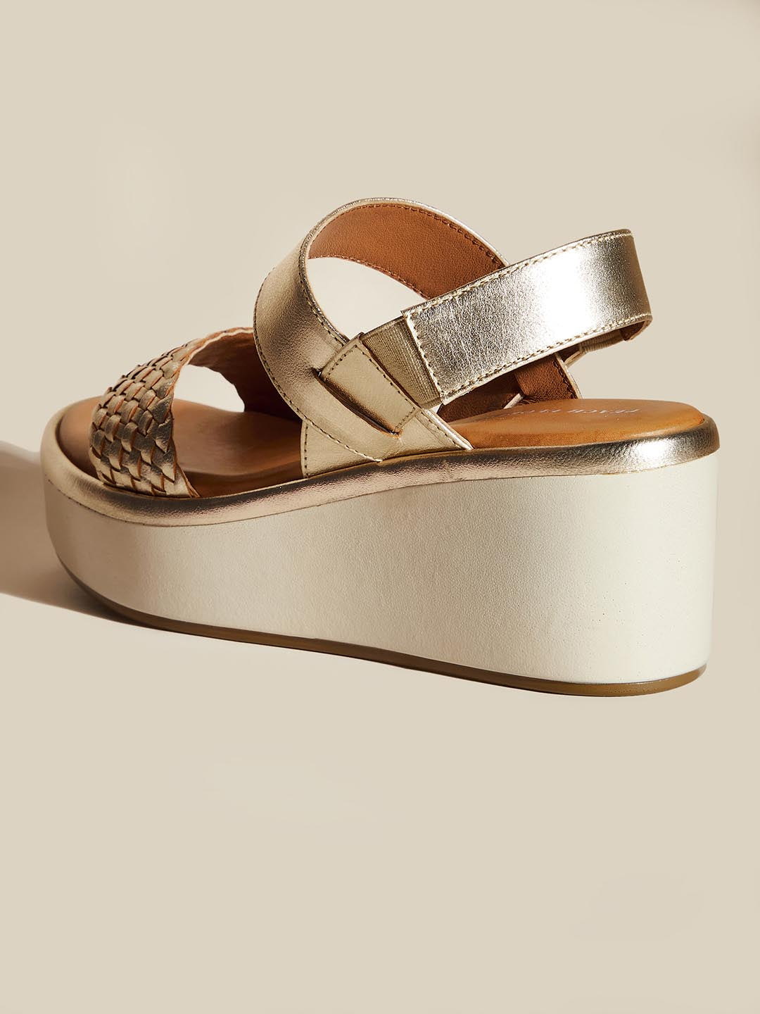 Giselle Leather Wedge Peach Flores