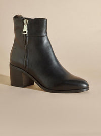 Valeria Leather Boots